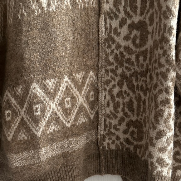 POL V-Neck Oversized Leopard Print Striped Sweater Brown Cozy Women’s M Casual - Picture 2 of 7